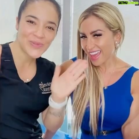 Nicole Moreno Instagram - Nueva molécula de ácido hialurónico ultra puro que se define como un bioremodelador de la piel, que ayuda a combatir el envejecimiento y flacidez del tejido. Profhilo®️ ha sido especialmente formulado para contener un nivel único de ácido hialurónico, una sustancia natural que se encuentra en nuestro cuerpo que es responsable de mantener la humedad dentro de nuestra piel, lo que ayuda a fomentar la producción de colágeno y elastina. actúa como un hidratante en lugar de un relleno, y por lo tanto está indicado para las personas que presentan laxitud en la piel y/o en el cuerpo, piel opaca y envejecida. Gracias a su mecanismo de acción, se obtienen pieles más compactas y luminosas. Acción hidratante y estimulante Nuestra Nicole ya probó el tratamiento, ahora ¿Qué esperas tu para ser parte de Profhilo®️? #profhilo #medicinaesteticafacial #esteticafacial #acidohialurónico #innovador #belleza #clinicasesteticas #santiago #chile
