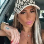 Nicole Moreno Instagram - Ley del espejo: lo que vemos en otras personas es algo que habita en nuestro interior, lo negativo que observas en otra persona es un reflejo que vive en ti ✨