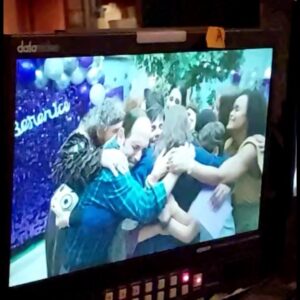 Nicole Orsini Instagram - terminou o episódio e ainda estou sem palavras… muito louco pensar em tudo que eu vivi até aqui com o DPA, foram 7 anos de muito aprendizado, comprometimento, diversão , amizades e experiências incríveis que vou levar pro resto da vida! foram 10 temporadas, dois filmes, três spin offs, peça, feitos com toda minha entrega, de corpo e alma. Berê vai ficar pra sempre marcada no meu coração!
assim como todas as experiências vividas nessa jornada e todas as pessoas especiais que encontrei! só gratidão a todos vocês e a toda equipe do @mundogloob e @conspiracaofilmes por acreditarem em mim e no meu potencial desde o início, com um obrigada a especial a @vivijundi , a @costaflavia e a @flavialinsesilvaescritora por criarem, me selecionarem e darem forma pra minha Berê! serei eternamente grata a vocês 🥹 e não poderia deixar de agradecer a minha mãe que me acompanhou todos os dias por esses anos, me dando todo apoio desde o início de tudo, ela que abdicou de tanta coisa pra que eu pudesse ir atrás do meu sonho. mãe, @paula_orsini sem você nada disso seria possível! me “despeço” com um coração quentinho sabendo que vocês ainda vão ver muito minha feiticeira por aí! tem acampamento de magia pra jovens bruxos estreando hoje no Gloob, uma turnê linda de @dpaapeca vindo por aí no segundo semestre, e muito mais novidades que eu ainda não posso revelar 🌟 

afinal, é uma tolice dizer tchau pra berenice 😉