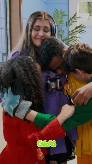 Nicole Orsini Instagram - Hey tempo, vai devagar 🥹 A nossa feiticeira da capa roxa vai deixar muitas saudades, né detetives? 💜😭 #DPAnoGloob #MundoGloob