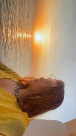 Nicole Orsini Instagram - só pq bateu saudade de ver o nascer do sol desse lugar 🥵😍 
@promoacaooficial 
@msccruzeirosbrasil 
@msccruisesofficial