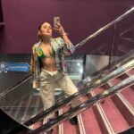 Nicole Orsini Instagram – 2000s babyyy ⚡️ 
segundo dia de @navionumaniceoficial foi tudooo 💕
me fala qual música anos 2000 não sai da sua playlist?