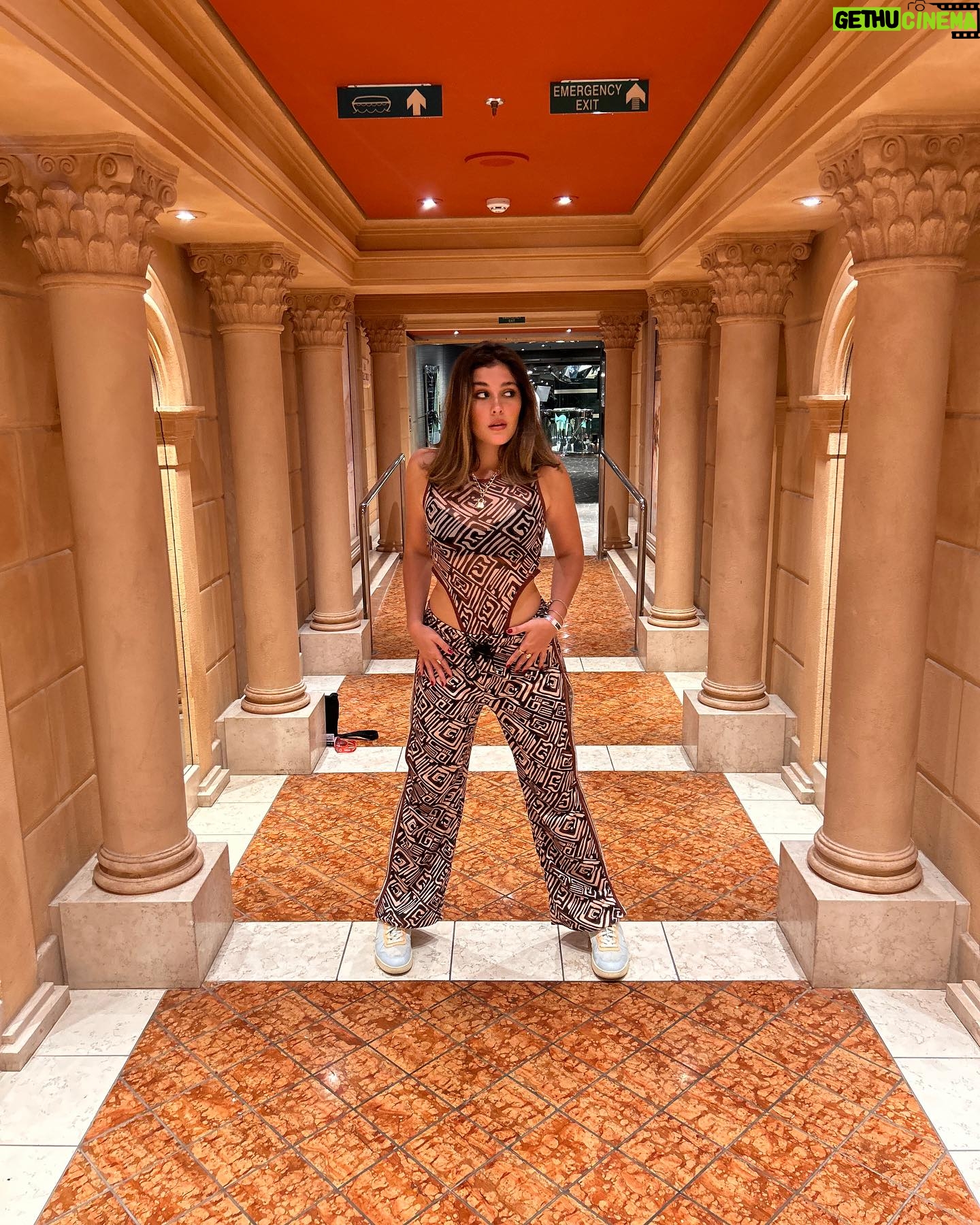 Nicole Orsini Instagram - só pq eu ainda não superei. @sotrackboa @naviostb2025 @promoacaooficial 🖤