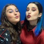 Nicole Orsini Instagram - voltando correeendo da viagem pra assistir a nova temporada de DPA que estreia hoje às 19h 😍💜 vocês não podem perdeeer, no Gloob 💫@mundogloob