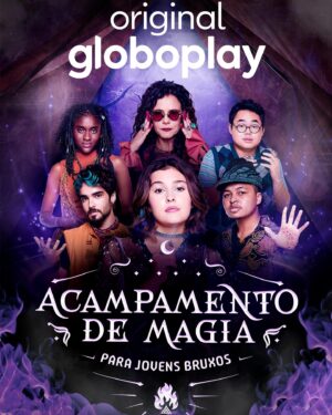 Nicole Orsini Instagram - E esse pôster, ein? 😍🔮
Berê e seus amigos feiticeiros passando pra lembrar que #AcampamentoDeMagia chega sexta-feira no @globoplay 👀💜