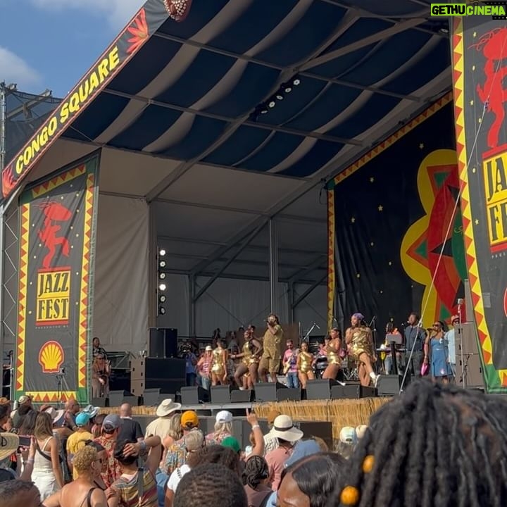 Nicole Richie Instagram - Feeling sore, dehydrated, and oh so grateful. Thank you Jazzfest 🦞🎷🎭