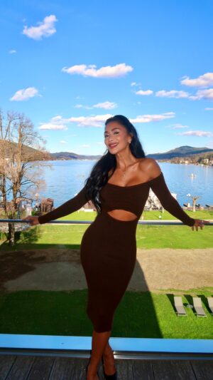 Nicole Scherzinger Instagram - This ain’t Texas … tell me your guess on where it is?! 👀🕵🏽‍♀️