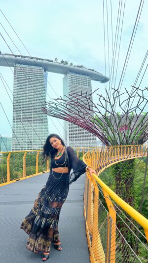 Nicole Scherzinger Instagram - Ok, maybe I’ve been a little OTT on the Texas Hold ‘Em lately…but when I saw these views 😍 I just had to do the dance… again 😂🙈