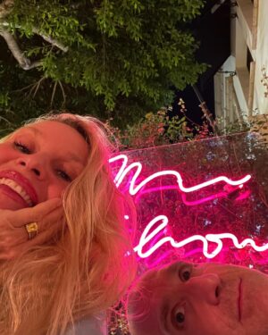 Nicollette Sheridan Instagram - Different points of view...keep things interesting! Love my dear friend @sjeffgreenstein 🥰 #mrchow