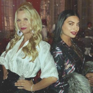 Nicollette Sheridan Instagram - Thank you for all your love and support! ❤️ •
•
Working on the Dynasty reboot and reprising the iconic role of Alexis has been thoroughly enjoyable, but the chance to spend precious time with my terminally ill mother is more important to me right now. I am profoundly grateful to Mark Pedowitz (The CW) and David Stapf (CBS) for graciously allowing me to return to Los Angeles to be with her, and I wish them and everyone associated with the show nothing but continued success. I am hopeful that my fans will embrace my successor with as much passion as they embraced me. •
•
 #dynasty #alexiscarrington