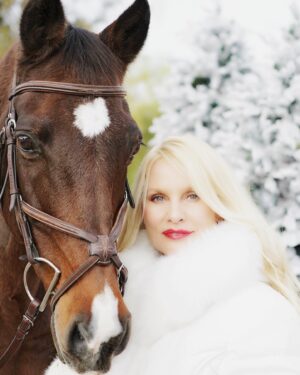 Nicollette Sheridan Instagram - Winter is upon us once again! Stay tuned for my Hidden Hills Magazine cover and story with my beautiful furry family...
#winter #christmas #paradise #love