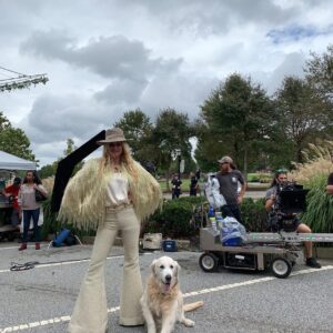 Nicollette Sheridan Instagram - Here’s a flashback for my friends! 😁 @cw_dynasty #flashbackfriday #goldenretriever