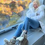 Nicollette Sheridan Instagram - Sending love to everyone on Thanksgiving and always! Loving yourself and others is the only path to healing and pure joy… 🧡💛🧡💛🧡💛🧡💛🧡💛🧡💛🧡
