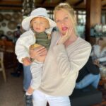 Nicollette Sheridan Instagram - Captivated by the sea! ❤️🐬🦀🐳
