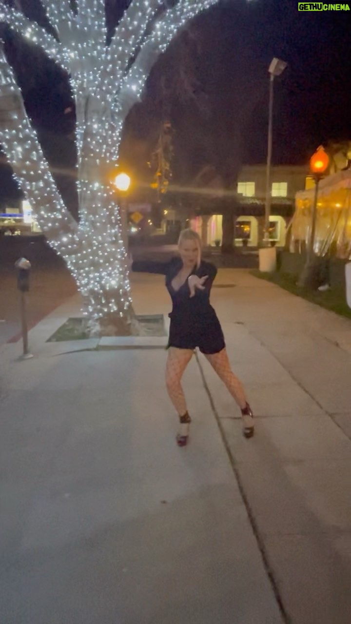 Nicollette Sheridan Instagram - The lights……. #lights
