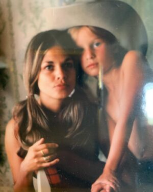 Nicollette Sheridan Instagram - Happy Mother’s Day! ❤️...To all the amazing women in this world that guide us, love us, inspire us, protect us, encourage us, befriend us and breathe life into us... Thank you! 🙏 With much love and respect to all! ❤️😇❤️ I love you mummy ❤️❤️❤️...I’ve finally grown into my hat 😊