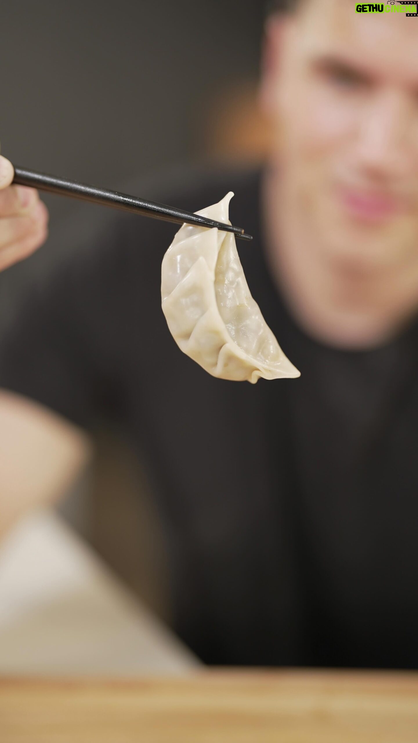 Nigel Ng - 137.2K Likes - World's Largest Dumpling