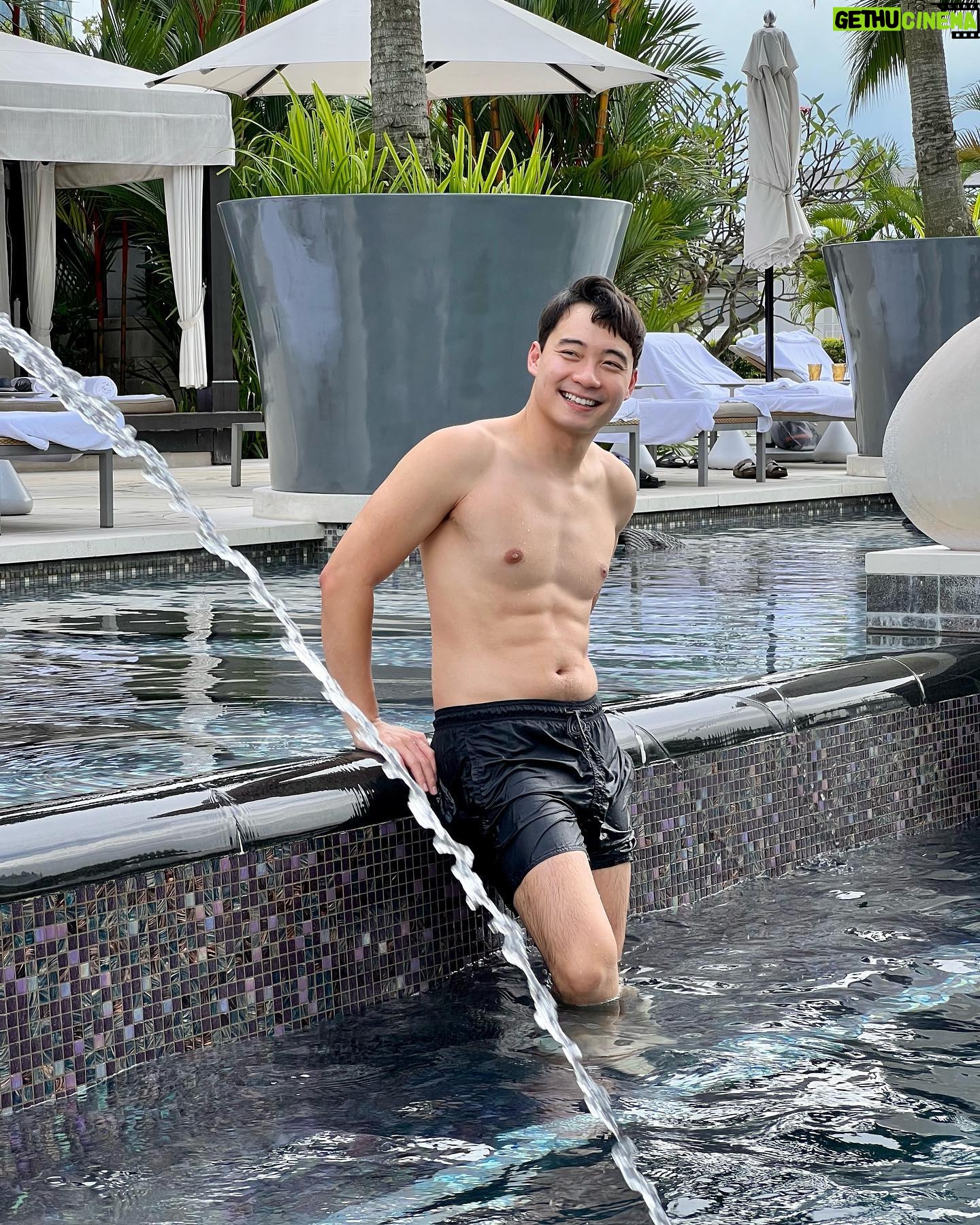 Nigel Ng Instagram - Swipe ➡️ to last pic to see reality 📣 Shamelessly plugging my next leg of #haiyaatour (US/Canada/UK): OCT 15 PHILADELPHIA - Sold out! OCT 18 DC OCT 20 NEW YORK - Extra show added OCT 22 TORONTO - Last few OCT 25 MONTREAL - Sold out! OCT 28 OTTAWA - Sold out! NOV O2 DETROIT NOV 04 MINNEAPOLIS - Sold out! NOV 05 MIAMI BEACH NOV 10 ATLANTA - Last few NOV 13 BOSTON - Extra show added NOV 17 HOUSTON - Last few NOV 18 DALLAS NOV 20 AUSTIN NOV 23 PORTLAND NOV 25 SAN DIEGO - Sold out! NOV 27 HONOLULU - Extra seats added on balcony DEC 05 VANCOUVER - Sold out! DEC 08 CHICAGO - Last few DEC 11 NEW YORK - Extra show added JAN 06 TAIPEI - Last few FEB 02 LONDON - Last few All links in bio! #uncleroger