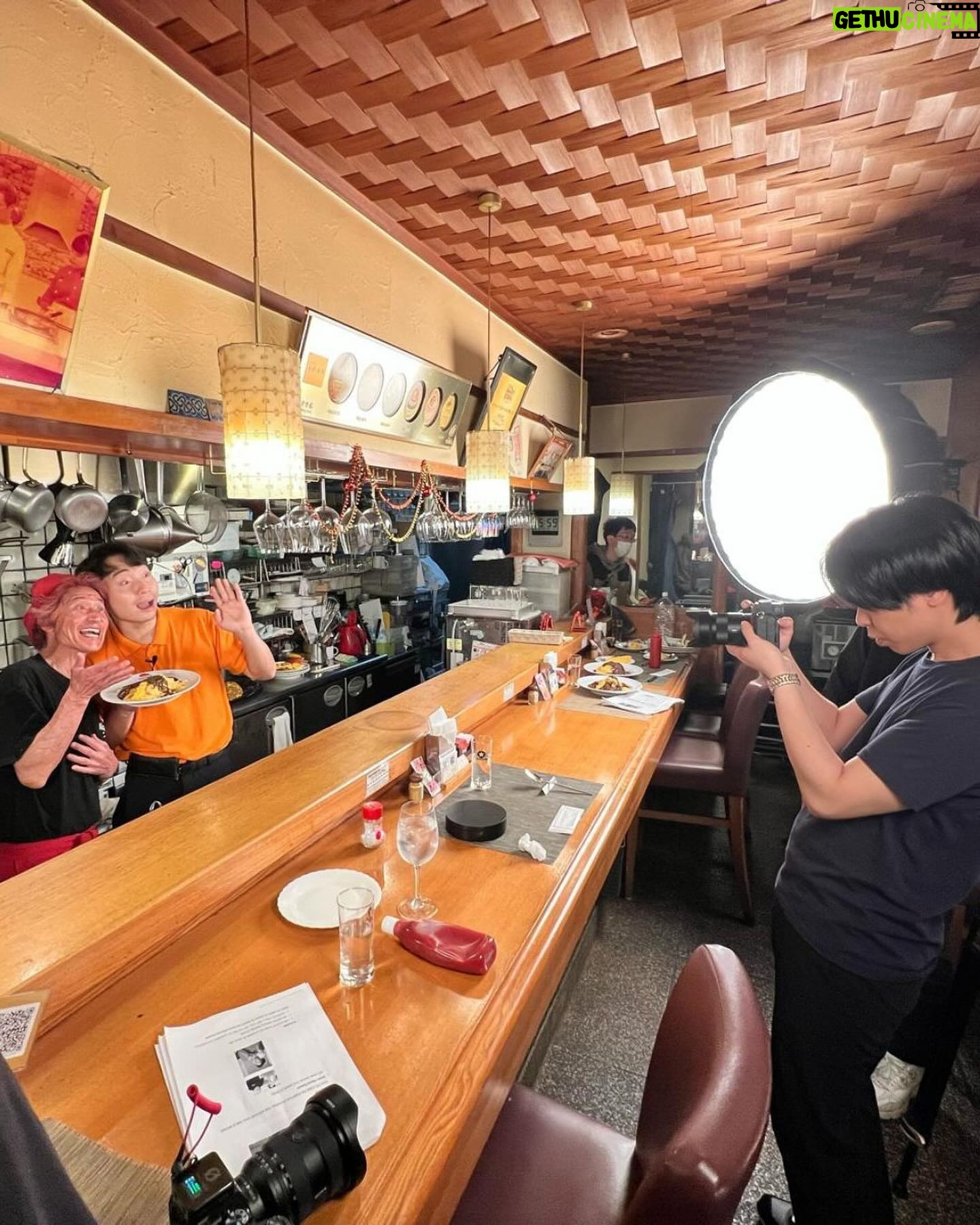 Nigel Ng Instagram - 9M OMURICE WEEJIO (APR 28) Tap link in bio to set notifications when the video drops 🔔 Uncle Roger flew all the way to Japan to learn from the master himself - Sensei Motokichi @kichikichi_omurice. This feels like an anime dream. It’s Uncle Roger favorite weejio I make so far! Niece and nephew, see you at the premiere 🧡 3 pm BST | 7 am PST | 10 pm Malaysia