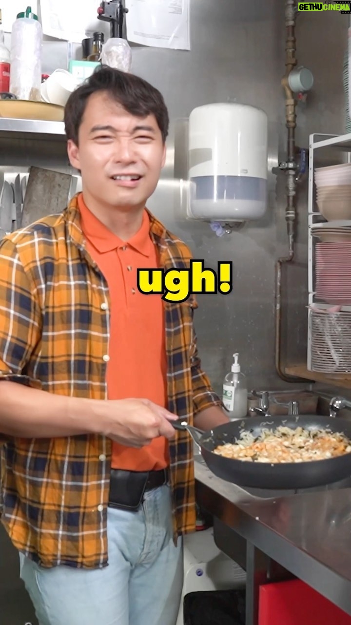 Nigel Ng - 137.3K Likes - Recreated Jamie Oliver’s egg fried rice @meimeilondon. Full weejio on YouTube 🎥