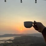 Nikita Sharma Instagram - Happiest when travelling ♥️ And if it’s surrounded by mountains, I’m even happier! ☺️ Location: @foresthillstala #Hosted