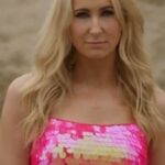 Nikki Glaser Instagram - Tonight!! On @thecw, you’ll get a sneak preview of your new favorite reality show LOVERS AND LIARS (which starts 4/11). It’s the sister show to @fboyisland. You’re gonna love it. Give it a chance… trust me??? 😏@thecw tonight at 9/8c
