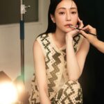 Nikki Hsieh Instagram – 在鎂光燈前 我扮演不同的角色
投入自己 希望創作出各種光采演繹不同風貌
在生命中 自己就是最重要的角色
態度、品味、價值觀，組成獨一無二的我
盡情揮灑 每個人都是自己生活中的藝術家

@SandroParis
#SandroParis #SpringSummer24 #SS24