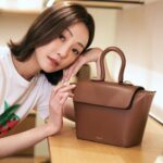 Nikki Hsieh Instagram – 提醒自己能有顆像草莓🍓般新鮮活力的心
放鬆地去品嚐各種事物酸甜

保持愉悅開放的生活方式
就能擁有屬於自己的香甜美好
這樣的日子也能特別明亮開心

@BALLY  #BALLY
#Bally2024春夏系列
#BALLY忠孝SOGO專門店2F重新開幕