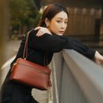 Nikki Hsieh Instagram - 在沈穩的生活裡 悄悄藏著衝勁 靜靜點著熱情 金牛座的外冷內熱大概就是這樣 不想張揚卻依然暖亮 @loropiana  #LoroPiana  #loropianaextrabag