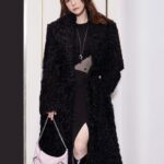 Nikki Hsieh Instagram – 喜歡這ㄧ身剪裁俐落的洋裝 
喜歡被羊毛大衣緊緊包裏住
不用煩惱出外參加派對時寒流來搗蛋
let’s go 一起迎接2024 ! 💕

@givenchy #givenchy 
#givenchyvoyou #givenchysharklock 

#紀梵希微風南山限定店