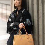 Nikki Hsieh Instagram - 整個冬天與春天用好多時間和力氣 完成了一個嚴肅以待的角色 和她暫別時 我決定換上一個輕盈的新面貌 帶著煥然一新而且更柔軟細緻的#PradaGalleria 回歸自己的世界 那些真摯的情感與過程   我都好好收藏起來 一起迎接新的未知體驗 一點一點揉合出更進化的自己 @prada #pradagalleria