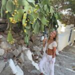 Nikki Roumel Instagram - Today I was told I’m low on Vitamin D. So another trip Greece!? 🇬🇷☀️