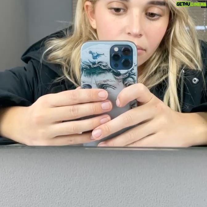 Nikki Roumel Instagram - 4 Days away from more drama, excitement and laughs! Stay tuned! 🎉🥳🍑