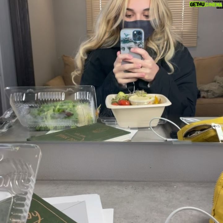 Nikki Roumel Instagram - 4 Days away from more drama, excitement and laughs! Stay tuned! 🎉🥳🍑