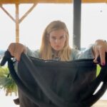 Nikol Štíbrová Instagram – What is in my bag? 🙌🏻

Po porodu prvního dítěte se mi obsah tašky celkem změnil. Teď momentálně v tomhle období tahám nejzásadnější tři věci – pokémon kartičky pro Radovana (pochopil někdo jak se to hraje??), jakýkoli hasiče pro Mauglího a Hipp pleťový krém na suchou kůži, kterej můžu mazat na cokoli a kohokoli. 👌🏼

Co nejdivnějšího jste kdy našly na dně kabelky?😅

#ilovehipp #hippnejenprodeti #hipprodina #beautyhack