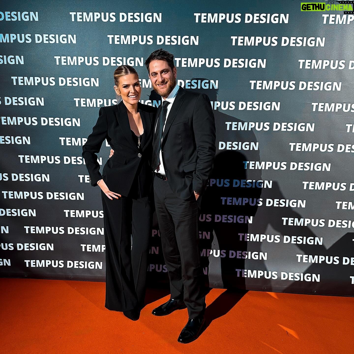 Nikol Štíbrová - 44.2K Likes - Děkujeme za všechno, @tempus_design . Za to, že se u nás doma cejtíme jako doma, a že se pocit “doma” snažíte dostat i do dětských domovů, center a ZDVOP.
Jste skvělý 🤍.