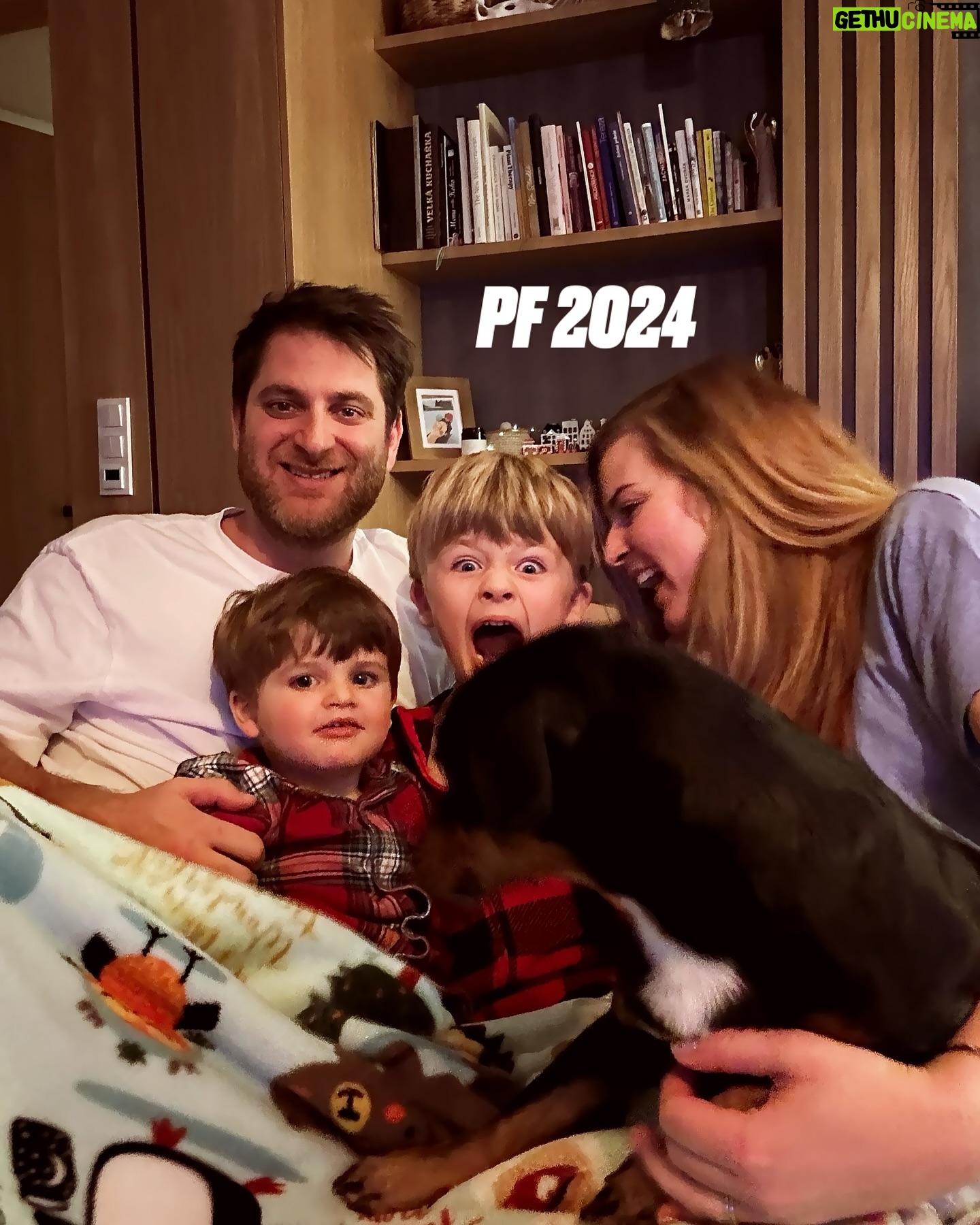 Nikol Štíbrová - 35.6K Likes - Posledních několik Silvestrů jsme zaspali a myslim, že ani letos tomu nebude jinak. Pýža už máme.
Takže s předstihem
Šťastnej novej, přátelé. Ať je vám hezky.
P N M T M
#2024 vejdi a neuškoď.