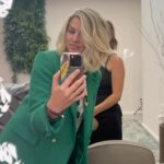Nikol Štíbrová Instagram – Chtělo to lehčí hlavu prostě.

Děkuju @klara_sebelova 🙌🏻.