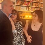 Nilgün Belgün Instagram – İstanbula gelir gelmez Teşvikiye’deki en sevdiğim mekana geldik.Büyükadalı can arkadaşım @yamanvuran ın @laviecafeistanbul 🫶🏻🫶🏻🫶🏻
@secilnautilus 
İstanbulda bayramı geçirmeye bayılırım💙Sanki tamamen bana aitmiş gibi sessiz,sakin ,derin ve cazibeli🥰🥰🤩