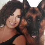 Nilgün Belgün Instagram - #tbt gününe gelsin😍 Bir zamanlar bir yakışıklı ile fotoğraf çektirmiştim…Adı Maço’ydu.Ama asla maço değil çok kibardı🐕