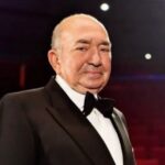 Nilgün Belgün Instagram - Bir çok sanatçının olduğu gibi benim de sanat hayatımda çok önemli bir yeri olan 10 yıl birlikte çalıştığım Erler film “ Bir Başka Gece””İşte Müzik İşte Eğlence” gibi programlarda, Darbukatör Baryam, Çiçek Taksi ,Cümbüş sokak, Akasya Durağı ,Yabancı Damat dizilerinde oynarken yapımcımız olan Sn Türker İnanoğlu’nu kaybetmenin derin üzüntüsünü yaşıyorum. Kendisine Allahtan rahmet ailesine baş sağlığı diliyorum.Mekanı cennet olsun🙏Başımız sağ olsun