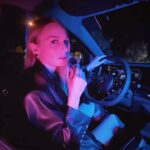 Nilperi Şahinkaya Instagram - Bilen bilir, #ASMR izlemeden uyuyamam🤤🥰😴 @RenaultTurkiye Fransızca telaffuzu zor bir araç çıkarmış🫠 ben de dayanamayıp bu akımla Austral’in tanıtımını yapmaya karar verdim😎😁 Not: Premium segment araç almayı düşünenlere tavsiyem en yakın Renault yetkili satıcısına gitmeleri ve bu aracı test etmeleri✨Austral Hybrid, mükemmel bir otomobil🚀 #HerAnıFarkEt #İşBirliği 👯