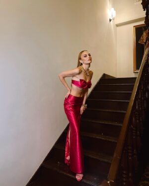 Nilperi Şahinkaya Instagram - @maccosmeticsturkiye lansmanimiz yapildi🌹🤍geceye hazirlayan roket ekibe ve heyecanimizi paylasmaya gelen herkese cok tesekkur ederim😍🙏🏻#gösterrenklerini 

styling @a.batuhancetin @itstugay 
mua  @cananhzl 
sac @huseyinnaltunn 
nailart @salihatuncozkaya 

@onurcanforsure @duygubengi @sudietuzofficial @oralinko desteginiz icin cok tesekkur ederim❤️

#reklam #işbirliği