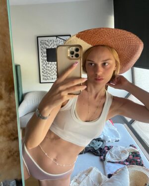 Nilperi Şahinkaya Instagram - calimera dump 

(#reklam da icerir)