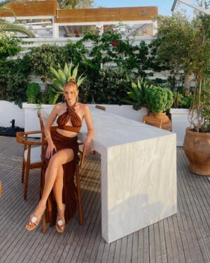 Nilperi Şahinkaya Instagram - calimera dump 

(#reklam da icerir)