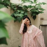 Nimrat Khaira Instagram - I either reply in 0.2 seconds or 4-5 business days 😃😁