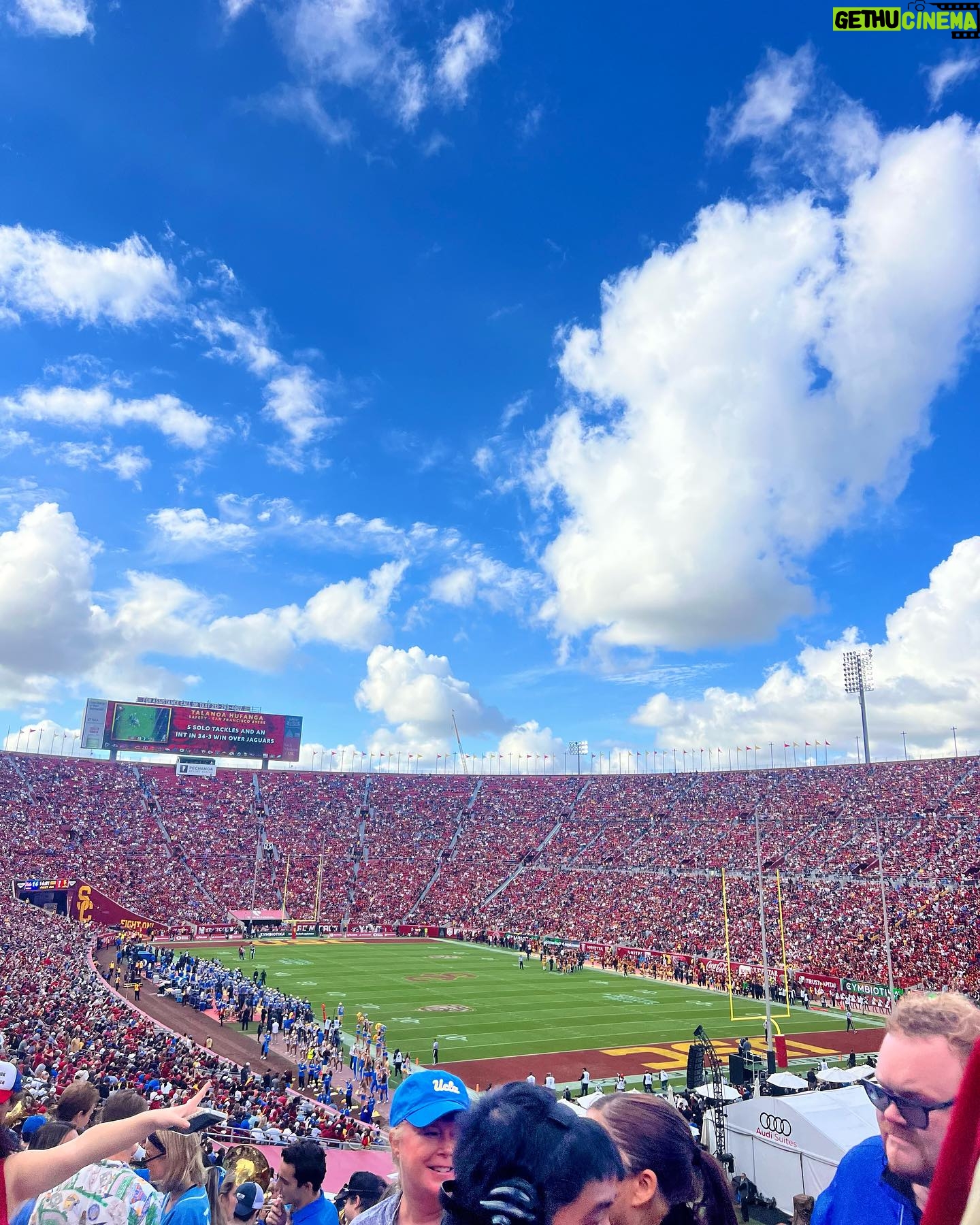 Nina Lu Instagram - 20-38 irl but 38-20 in my heart 😔✊🏼 #usc #uscfootball