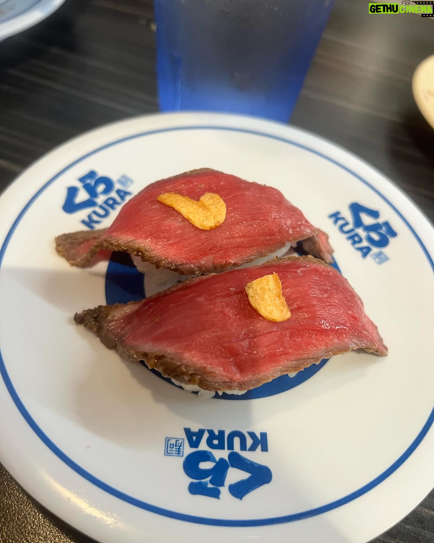 Nina Lu Instagram - i tried conch shell meat today !! 🙈🤩🍱🍣 picture credit: @gagemiles_