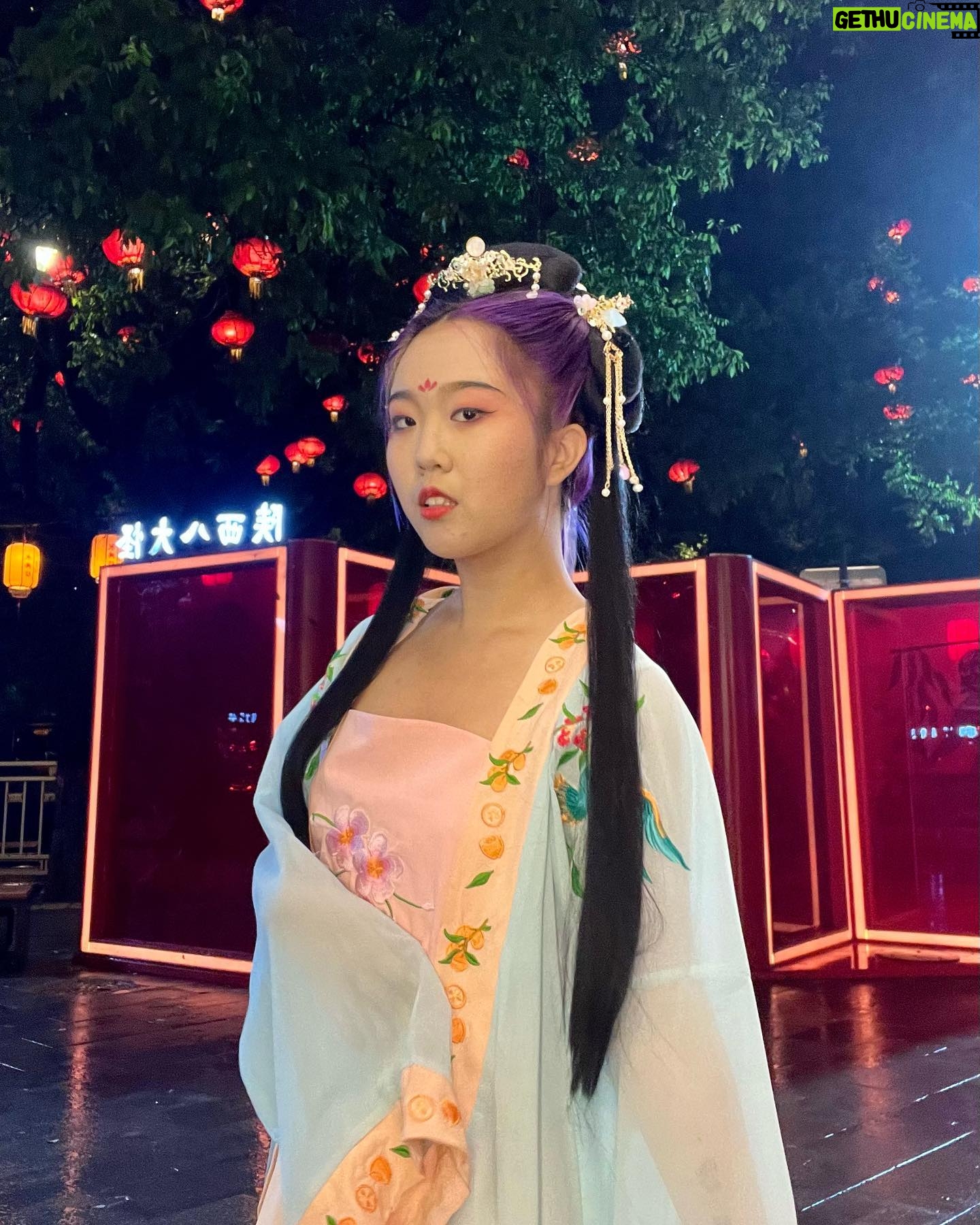 Nina Lu Instagram - the girlies from 600-900 AD get it 💅🏻💅🏻