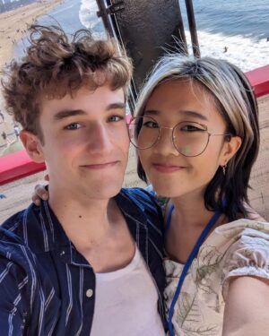 Nina Lu Instagram - baby’s first red carpet ! 🤩🥳🤩🥳 he even did his first interview 🥺

 #mattel #mattelpartyonthepier #partyonthepier